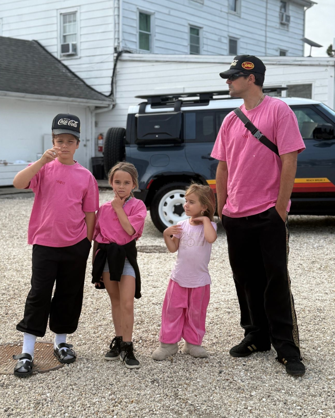 Kids No Vacancy Tee Pink