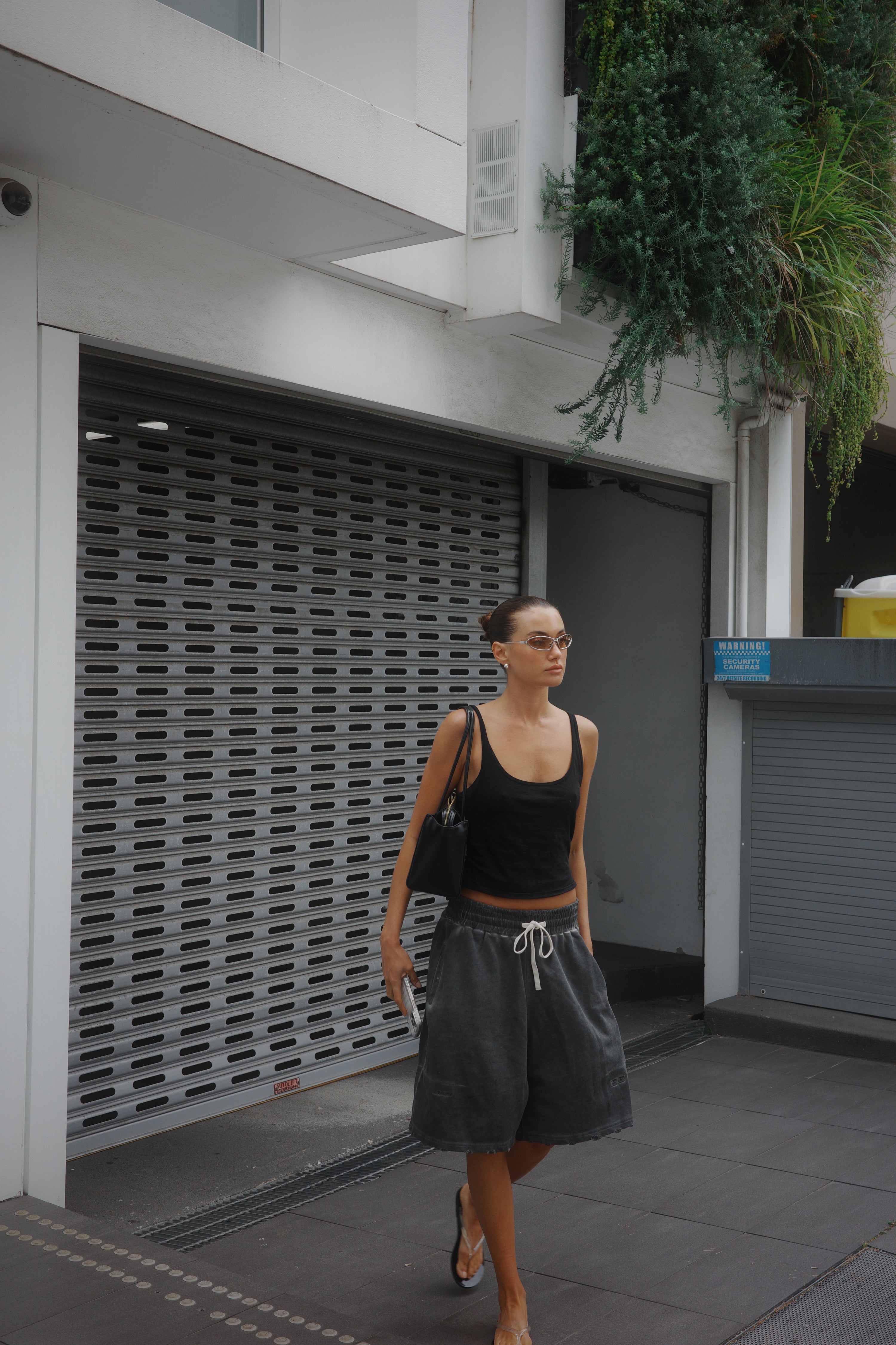 DISTRESSED LOUNGE SHORTS