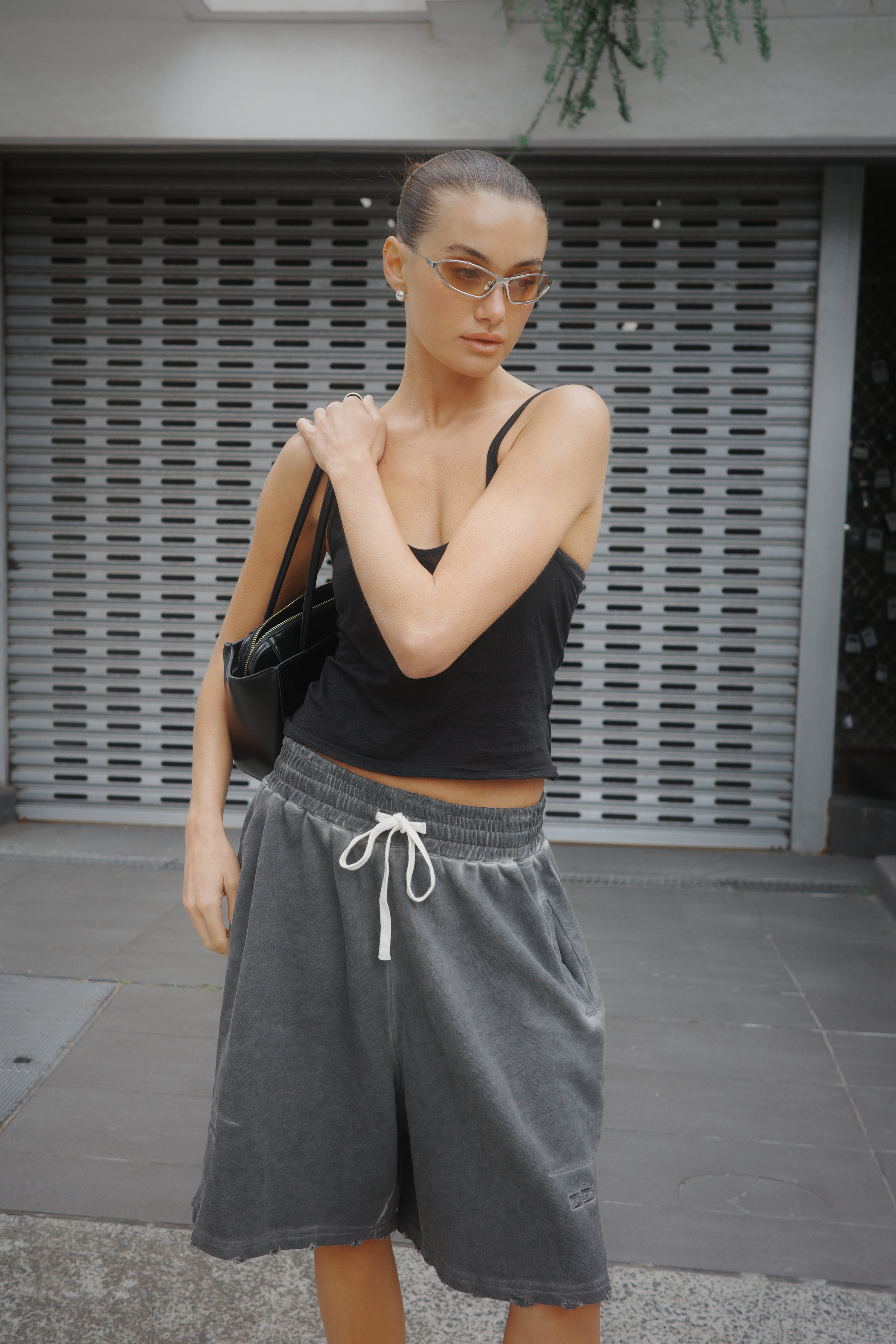 DISTRESSED LOUNGE SHORTS