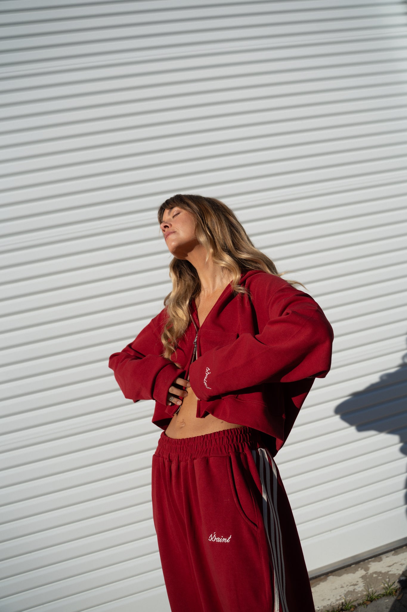 SŚAINT CROPPED HOODIE CHERRY